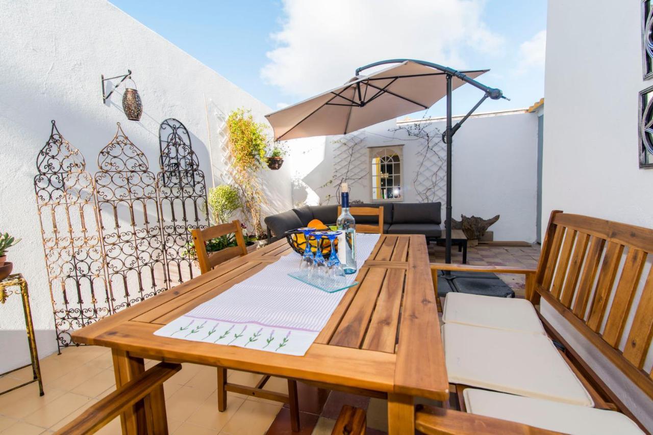 Charming Town House Just 500M From The Marina And Its Well Known Typical Market Villa Olhão Esterno foto